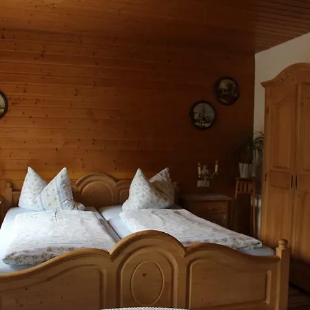 Landhaus Wiesenhof Гармиш-Партенкирхен Экстерьер фото